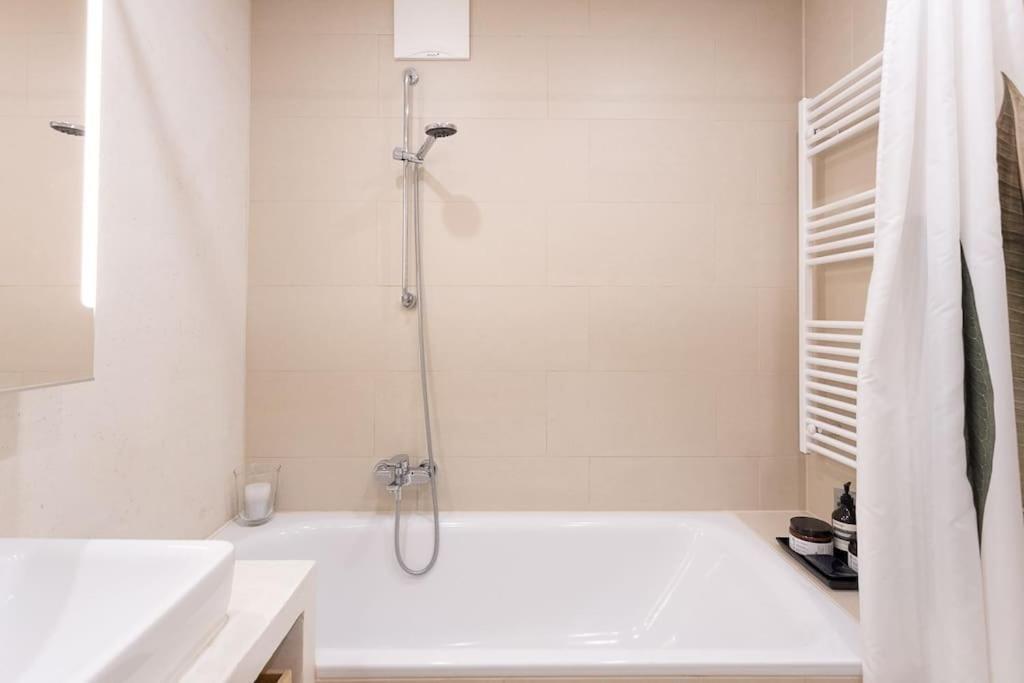 Dream Apartment - Central And Quiet With Ac And Free Parking Garage 비엔나 외부 사진
