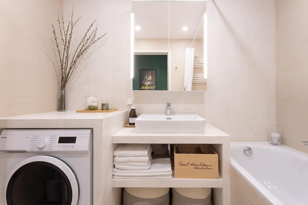 Dream Apartment - Central And Quiet With Ac And Free Parking Garage 비엔나 외부 사진
